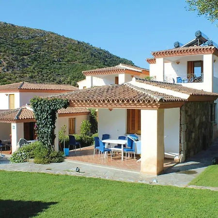 Apartment In Tanaunella With Pool Budoni